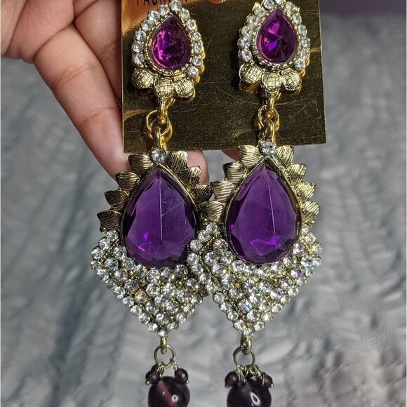 Beautiful traditional earrings   - Picture 3 of 3